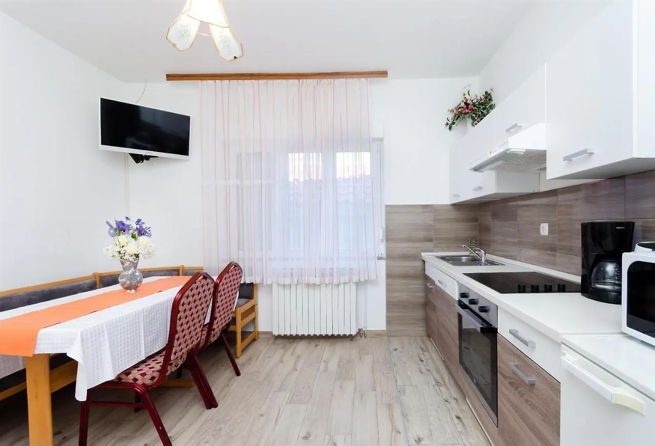 Apartments Rezika Mundanije 0*,  克罗地亚