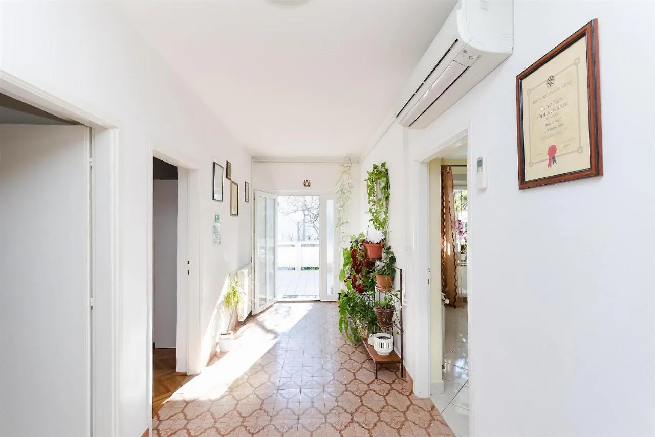 Apartments Rezika Mundanije 克罗地亚