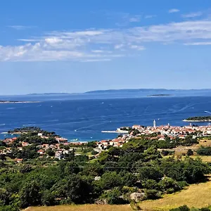  Apartman Tinjarosa